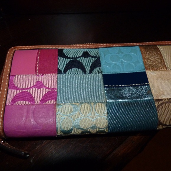 Coach Wallet - Picture 3 of 3